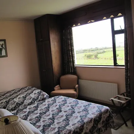 An Dooneen, The Hurley Farm 3*